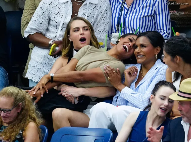 Cara Delevingne photo 24 of 1469