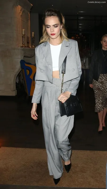 Cara Delevingne photo 11 of 1469