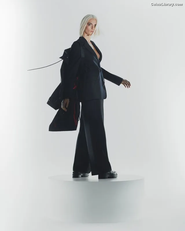 Cara Delevingne photo 13 of 1469