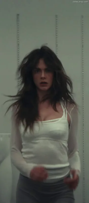 Cara Delevingne photo 15 of 1469