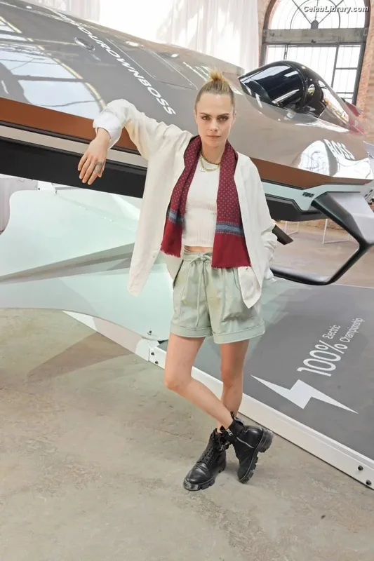 Cara Delevingne photo 21 of 1469