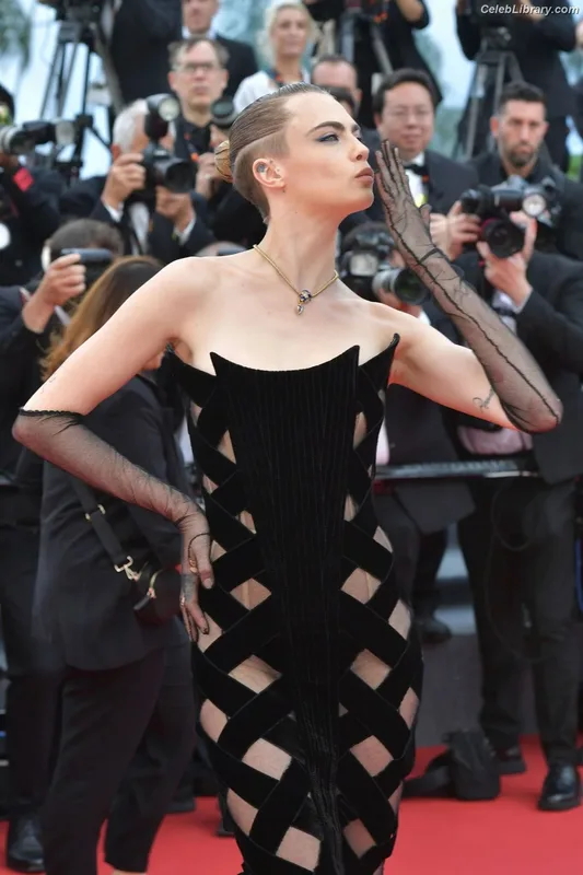Cara Delevingne photo 2 of 1469