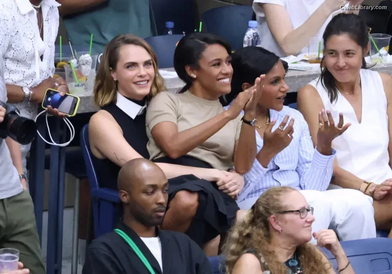 Cara Delevingne photo 9 of 1469