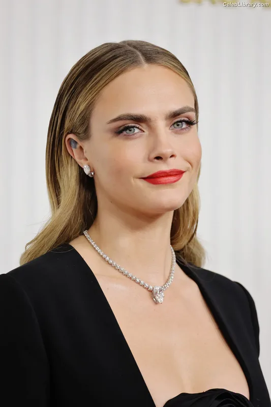 Cara Delevingne photo 18 of 1469