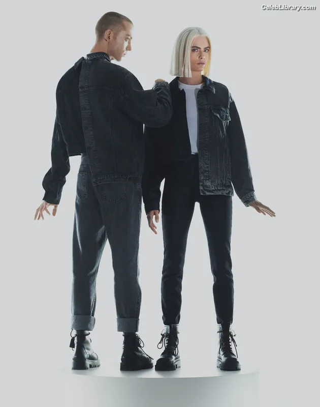 Cara Delevingne photo 17 of 1469