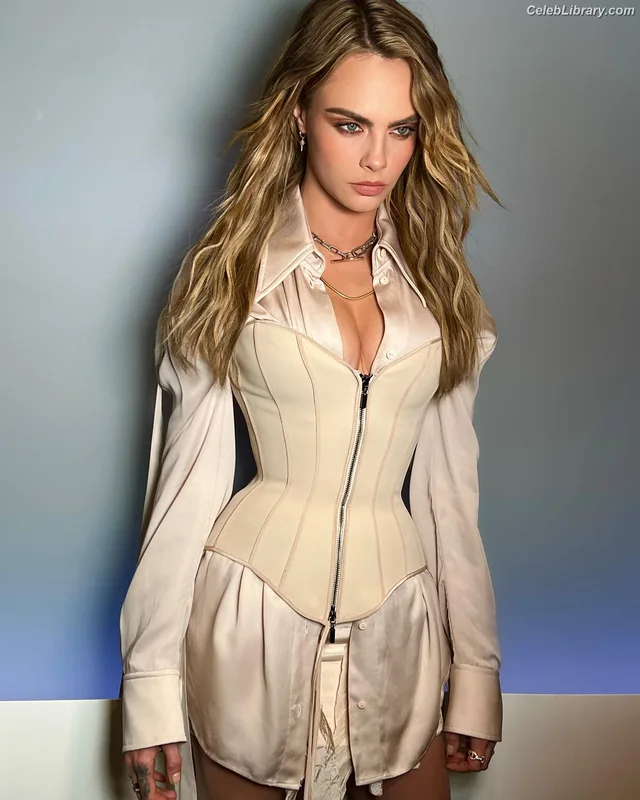 Cara Delevingne photo 19 of 1469