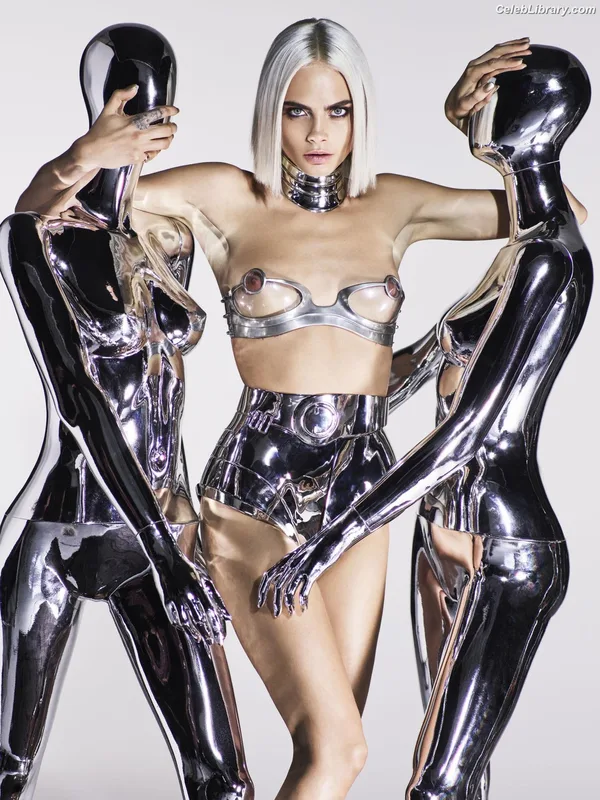 Cara Delevingne photo 3 of 1469
