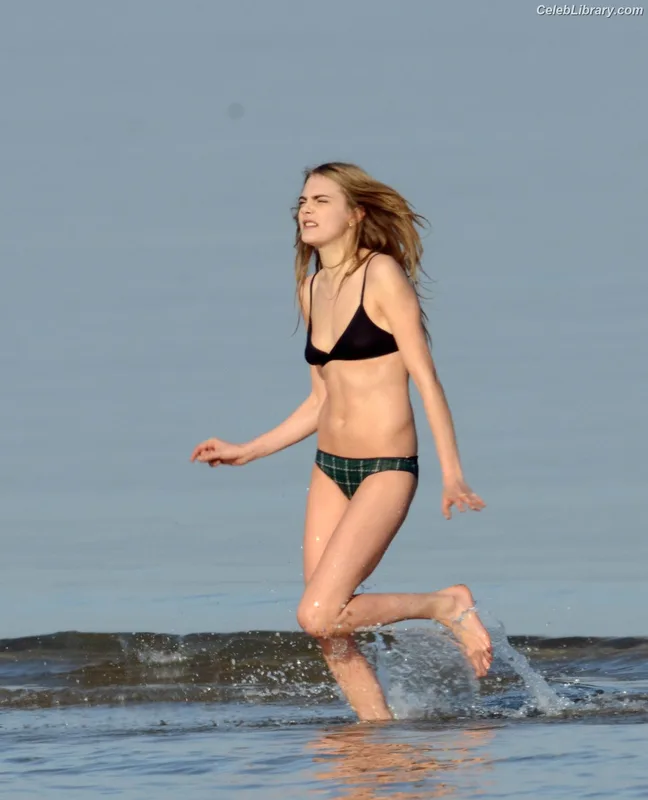 Cara Delevingne photo 19 of 1469