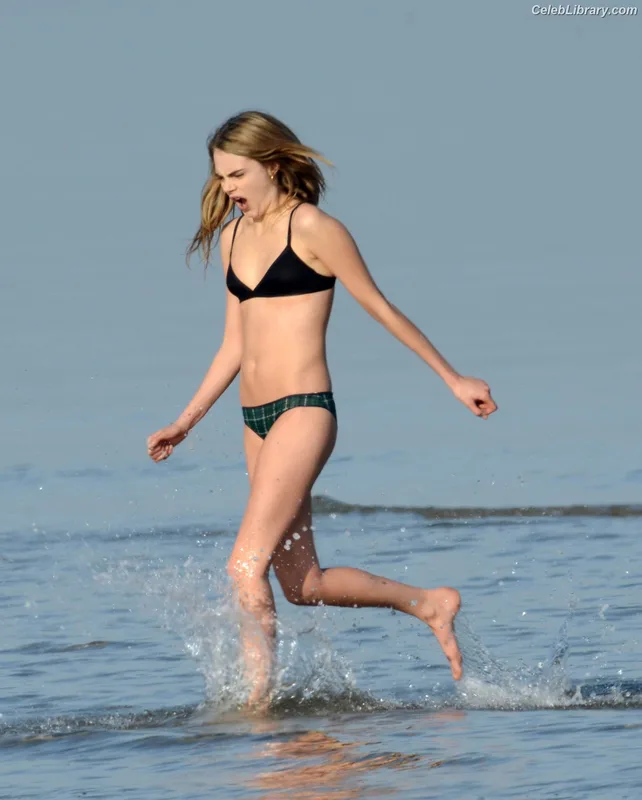 Cara Delevingne photo 22 of 1469