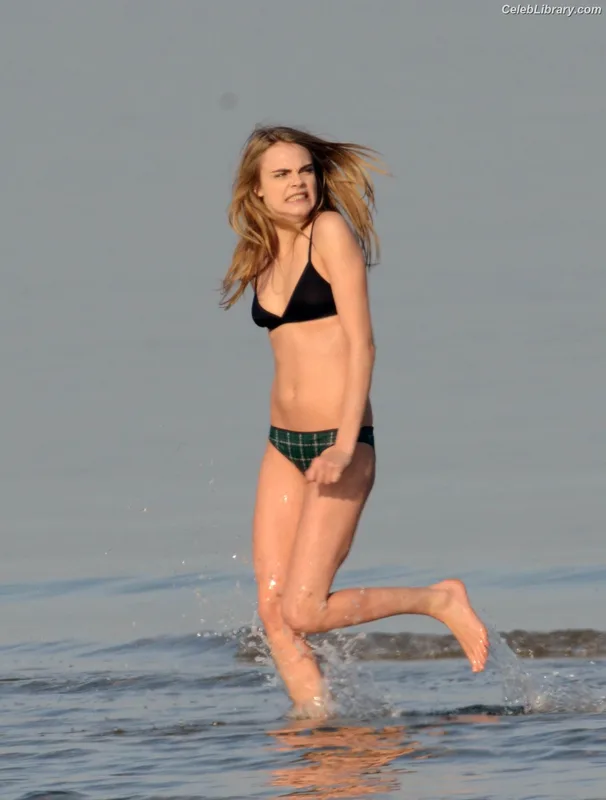 Cara Delevingne photo 1 of 1469