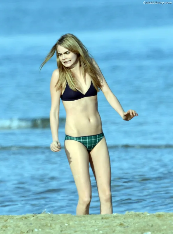 Cara Delevingne photo 4 of 1469