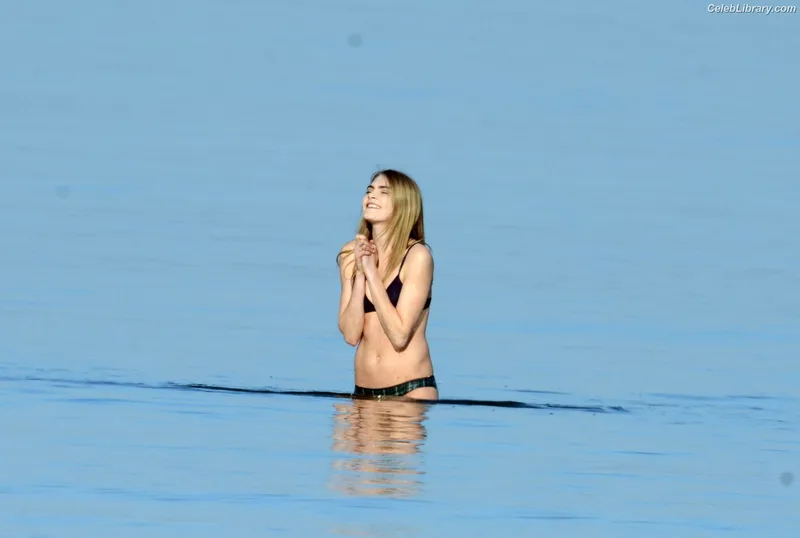 Cara Delevingne photo 12 of 1469