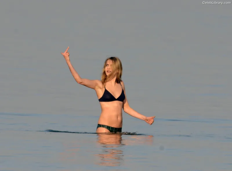 Cara Delevingne photo 18 of 1469