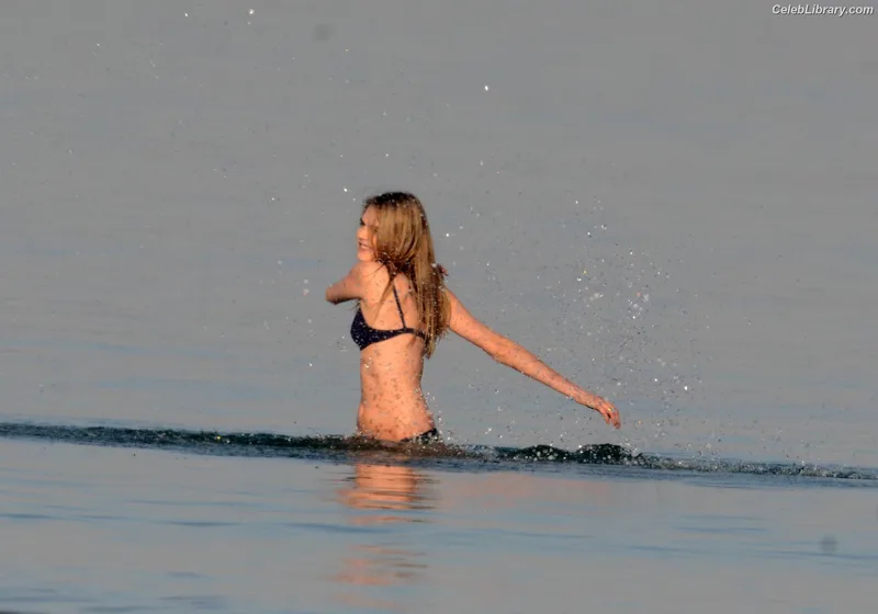 Cara Delevingne photo 19 of 1469