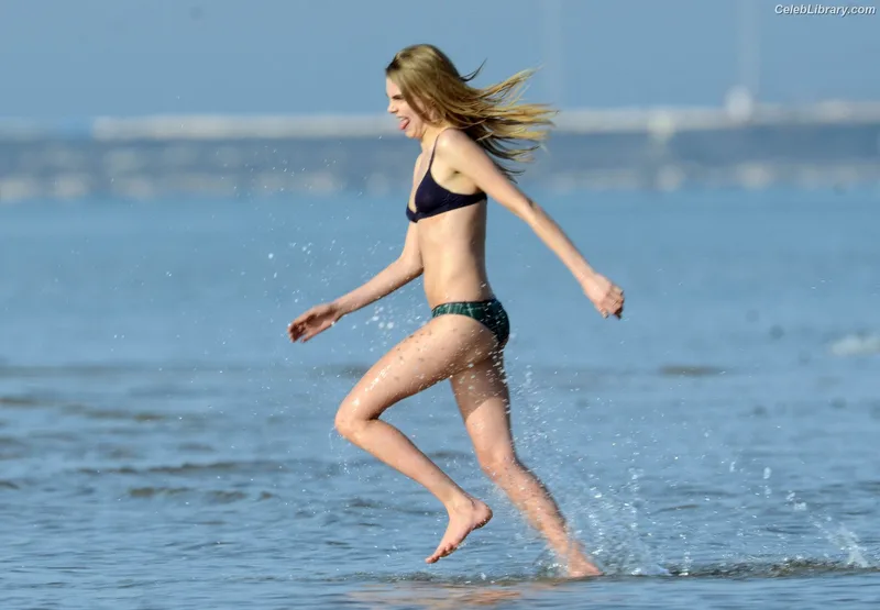 Cara Delevingne photo 20 of 1469
