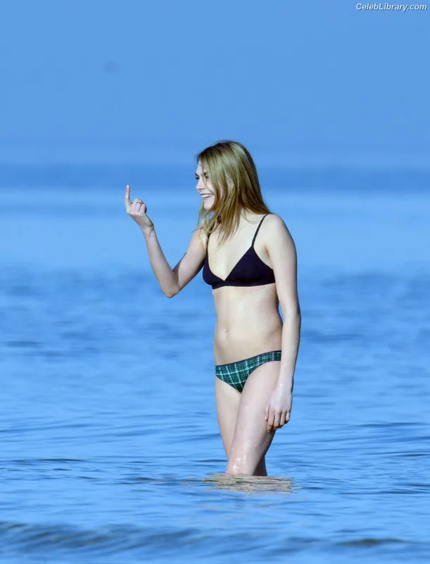 Cara Delevingne photo 24 of 1469