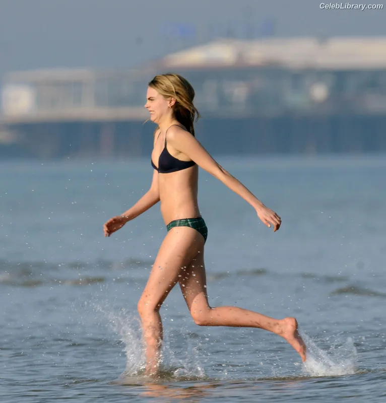 Cara Delevingne photo 4 of 1469