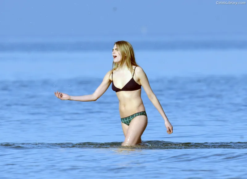 Cara Delevingne photo 6 of 1469