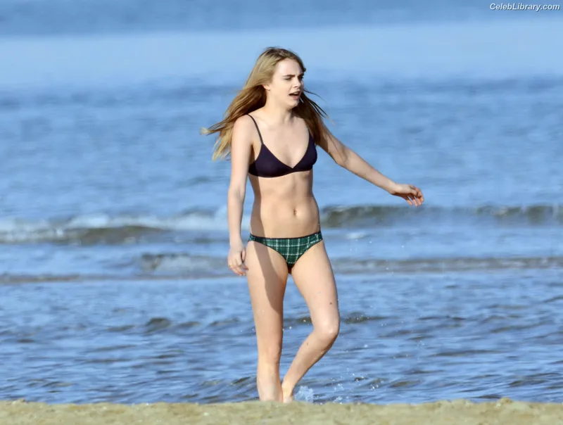 Cara Delevingne photo 15 of 1469