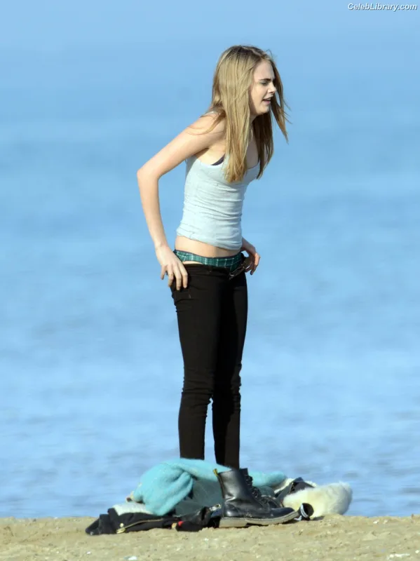 Cara Delevingne photo 16 of 1469