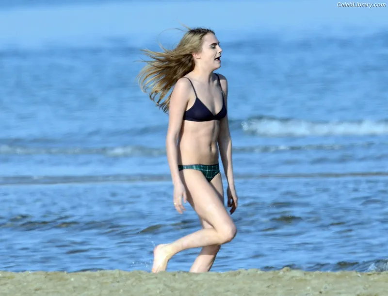 Cara Delevingne photo 18 of 1469