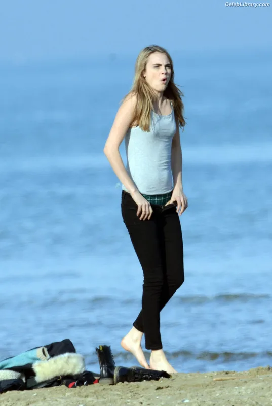 Cara Delevingne photo 19 of 1469