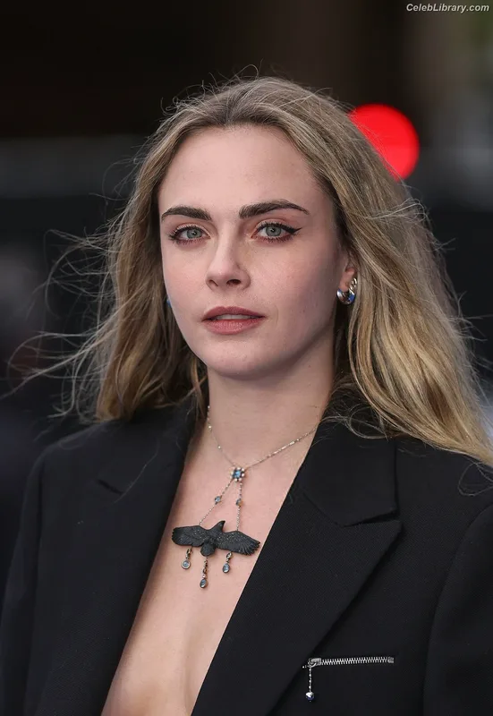 Cara Delevingne photo 11 of 1469