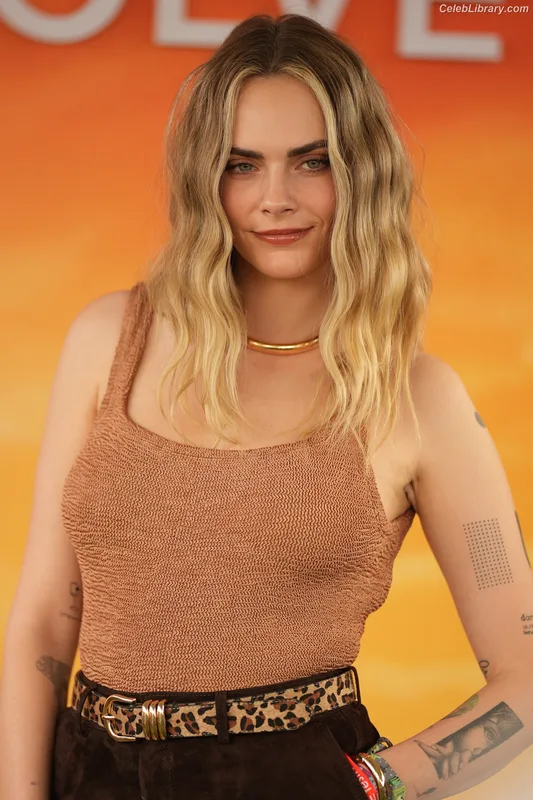 Cara Delevingne photo 13 of 1469