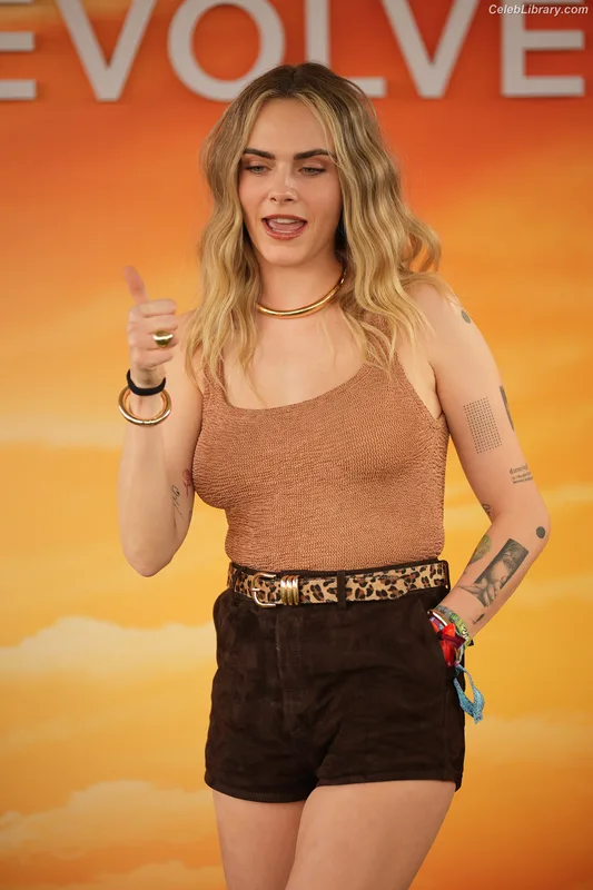 Cara Delevingne photo 18 of 1469