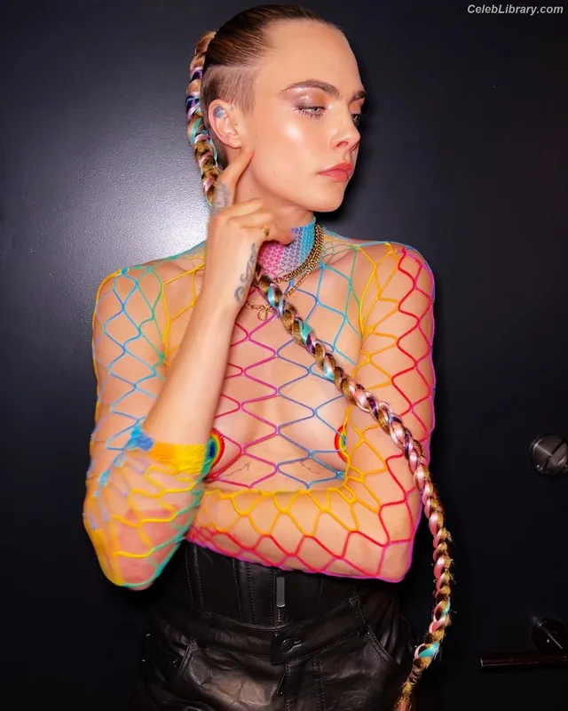 Cara Delevingne photo 22 of 1469