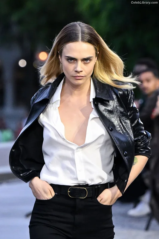 Cara Delevingne photo 10 of 1469