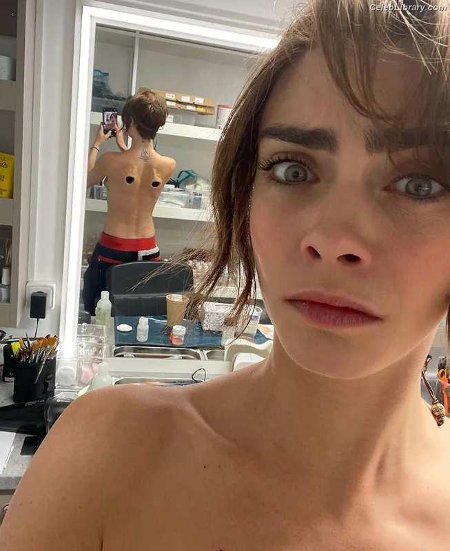 Cara Delevingne photo 24 of 1469