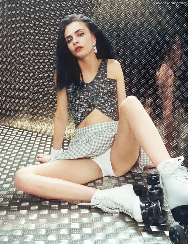 Cara Delevingne photo 5 of 1469