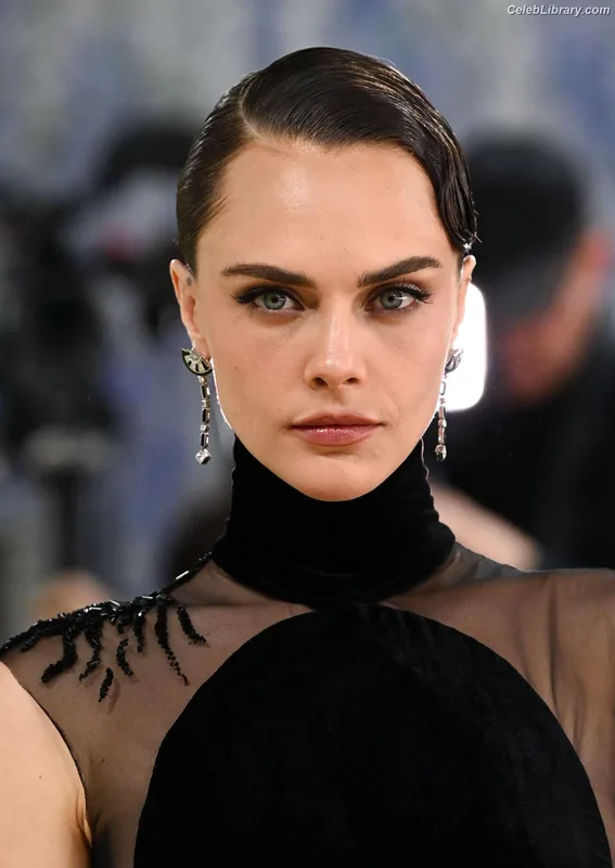 Cara Delevingne photo 18 of 1469