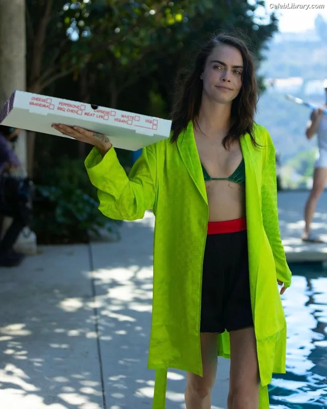 Cara Delevingne photo 3 of 1469