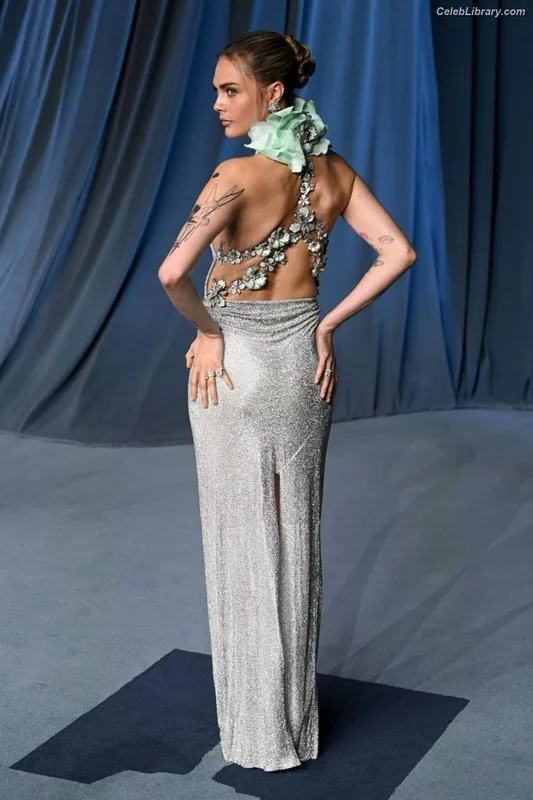 Cara Delevingne photo 8 of 1469