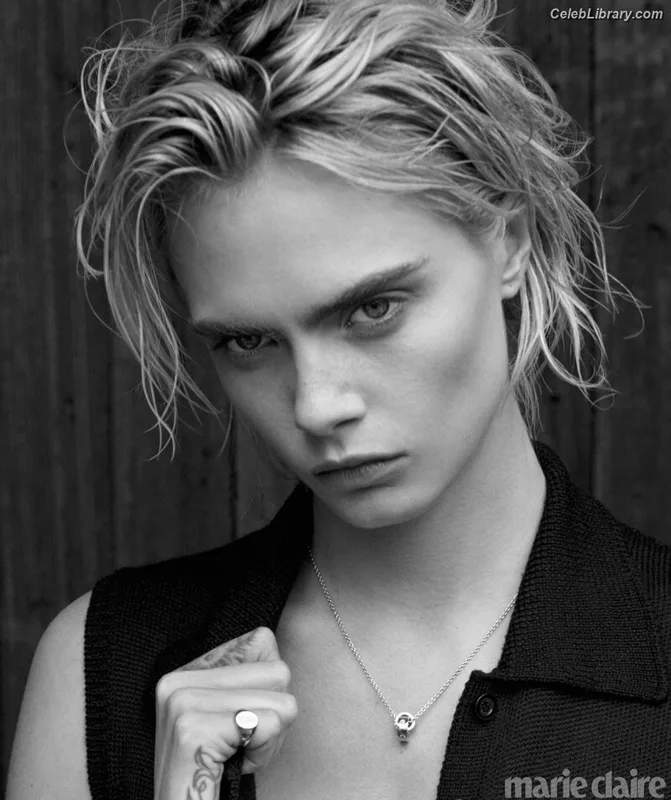 Cara Delevingne photo 4 of 1469