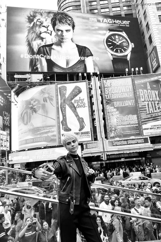 Cara Delevingne photo 15 of 1469