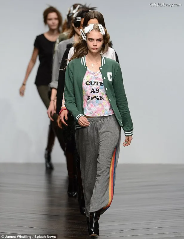 Cara Delevingne photo 13 of 1469