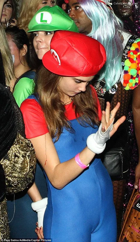 Cara Delevingne photo 13 of 1469