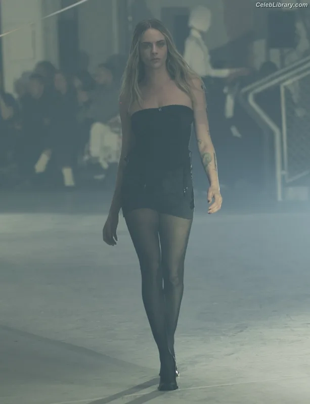 Cara Delevingne photo 21 of 1469