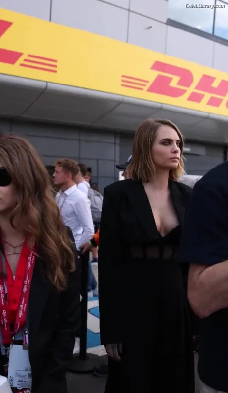 Cara Delevingne photo 10 of 1469