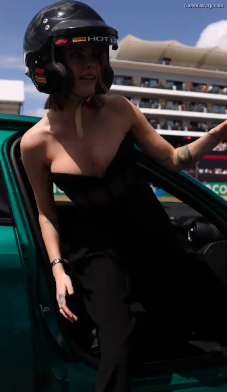 Cara Delevingne photo 13 of 1469
