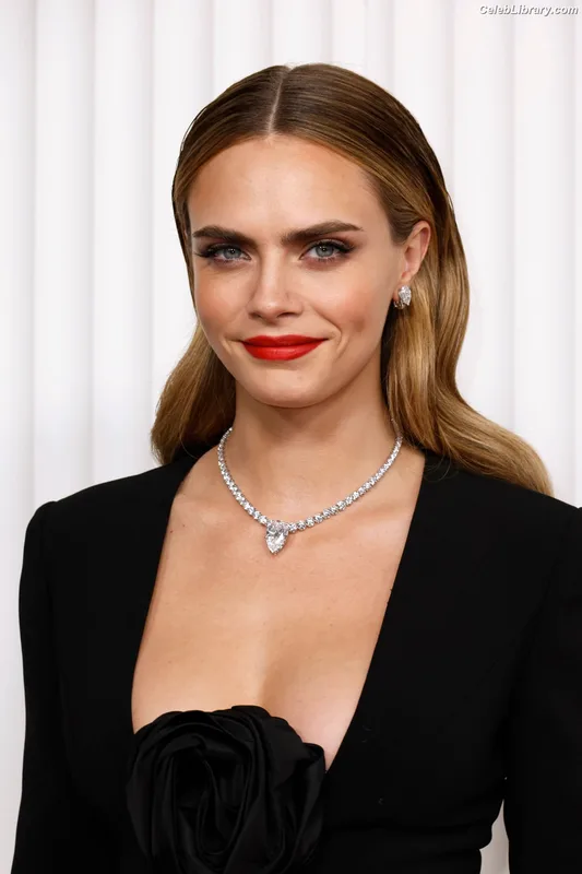 Cara Delevingne photo 1 of 1469