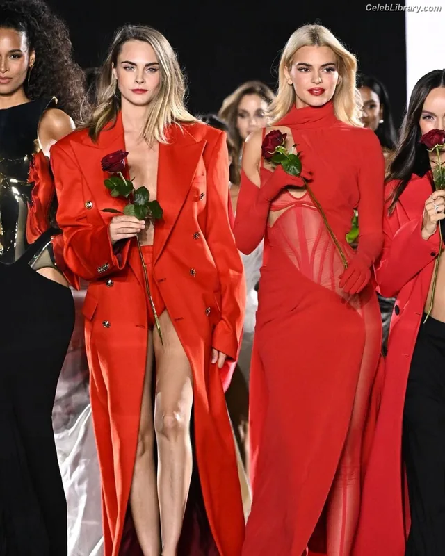 Cara Delevingne photo 10 of 1469