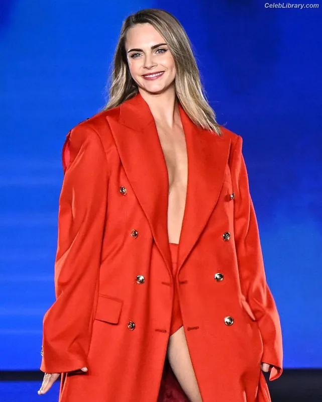 Cara Delevingne photo 14 of 1469
