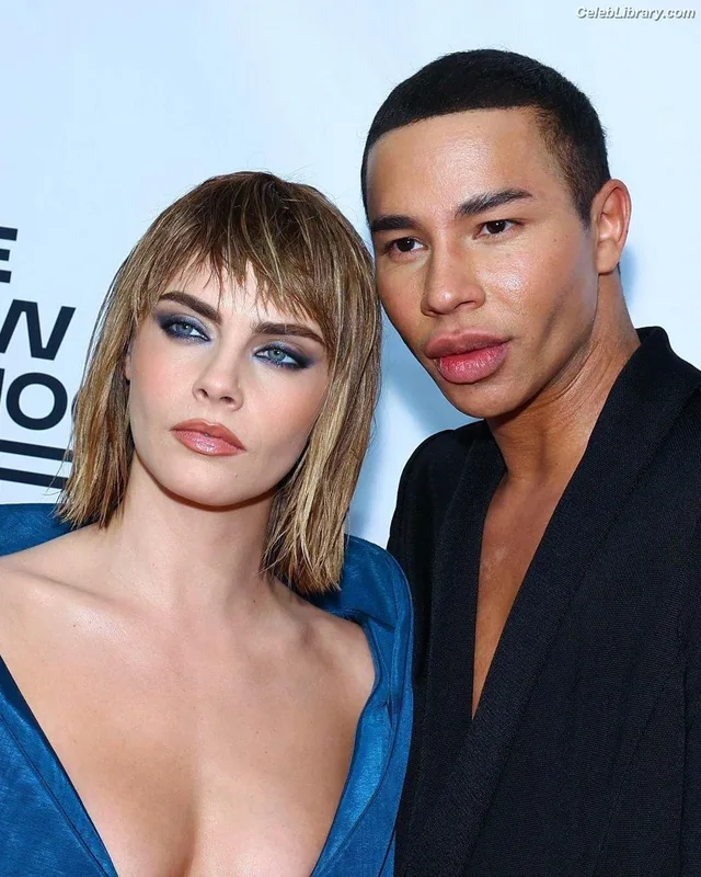 Cara Delevingne photo 1 of 1469