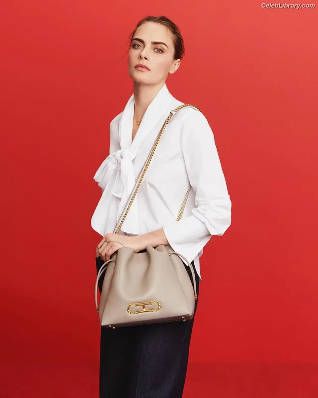 Cara Delevingne photo 6 of 1469