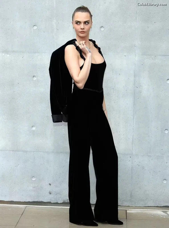 Cara Delevingne photo 10 of 1469