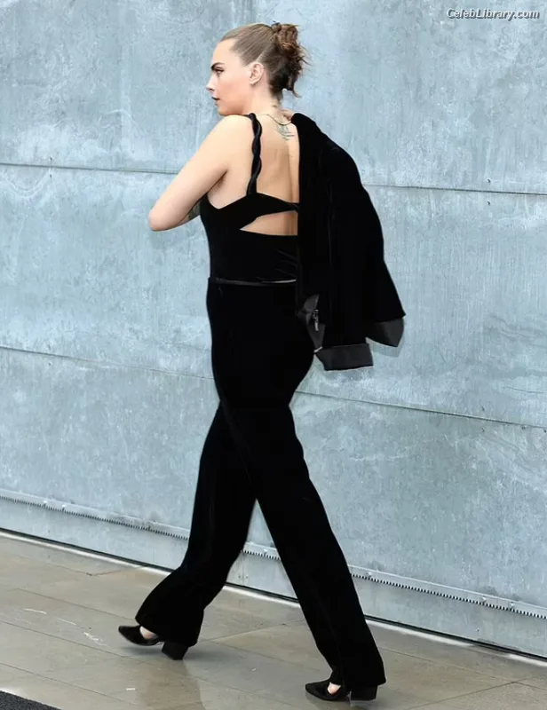 Cara Delevingne photo 12 of 1469